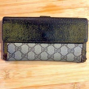 ⭐️GUCCI Vintage Wallet⭐️
